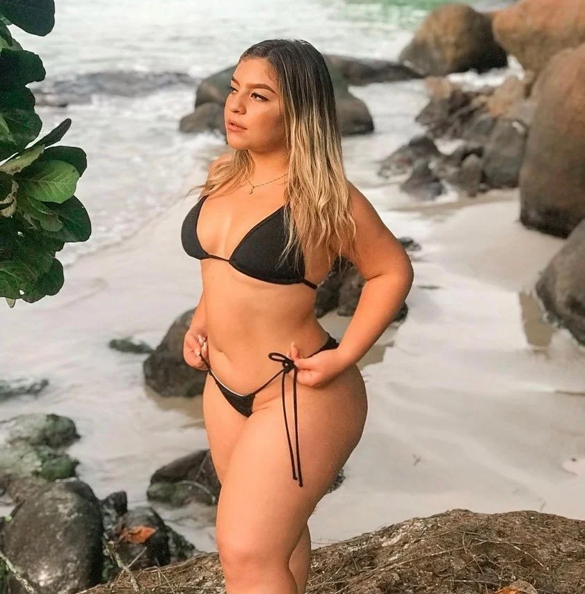 Giulia Goldfinger image 9