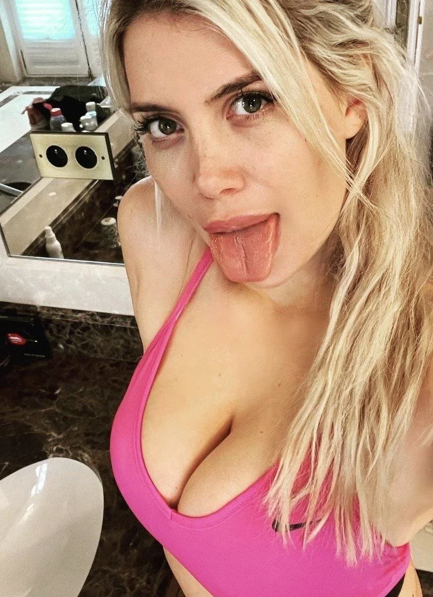 Wanda Nara tetona argentina 🔥 main image
