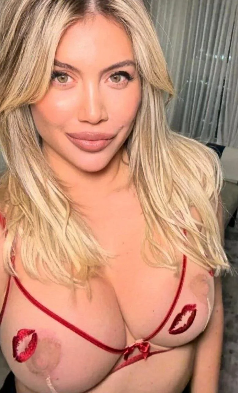 Wanda Nara tetona argentina 🔥 image 8
