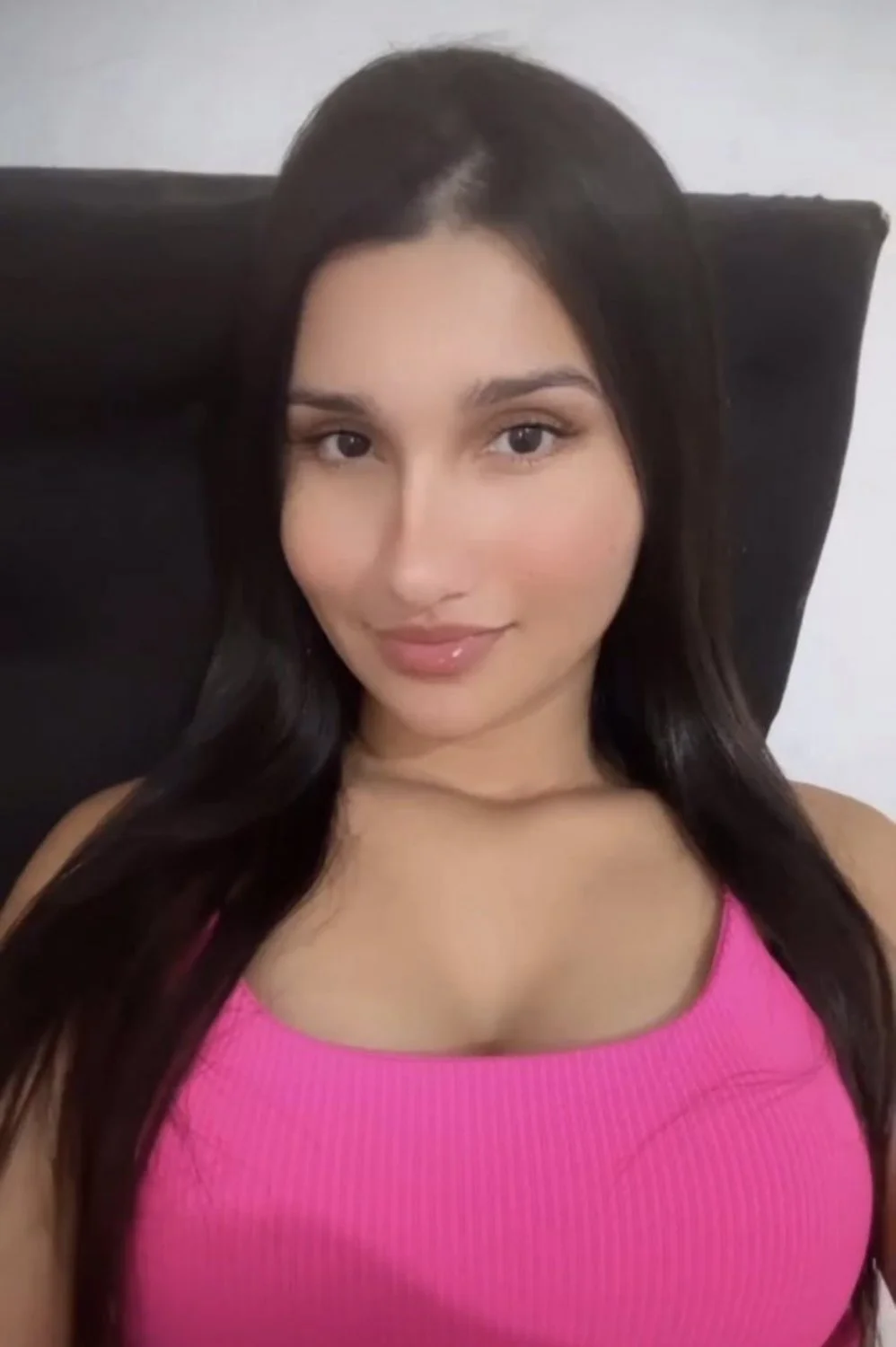 Jade oliveira main image