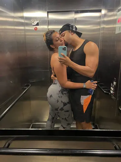Rabuda Da Academia Do Corno Vazou Dando o Cuzinho e Fodendo Com Personal cover image