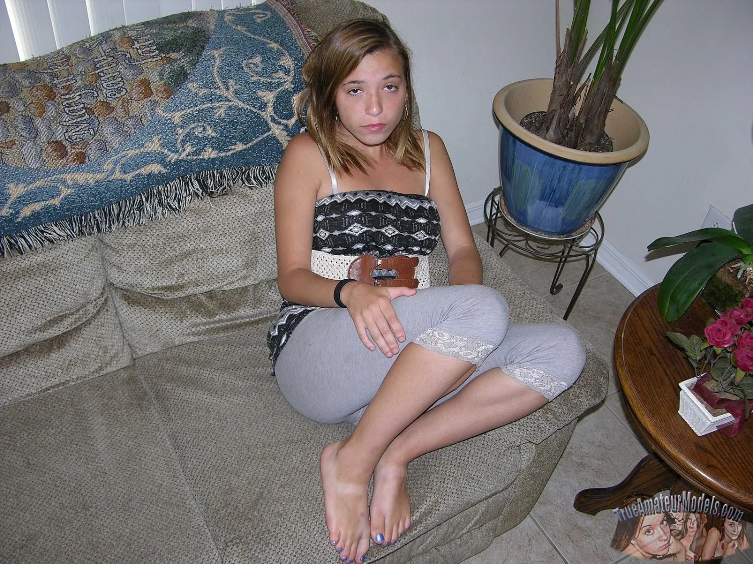 Lil White Bitch W/ Phat pussy main image