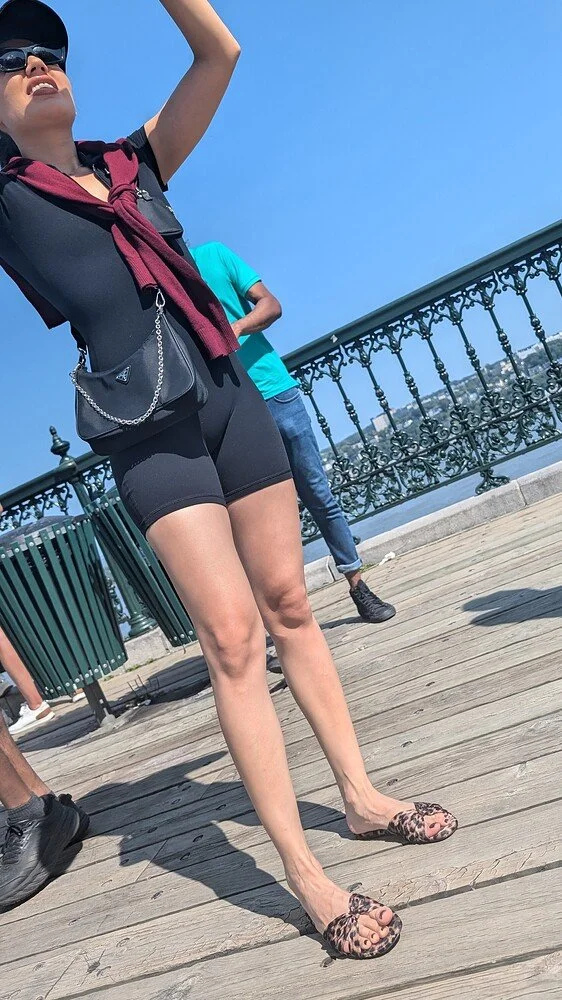 Asian petite milf cameltoe image 4