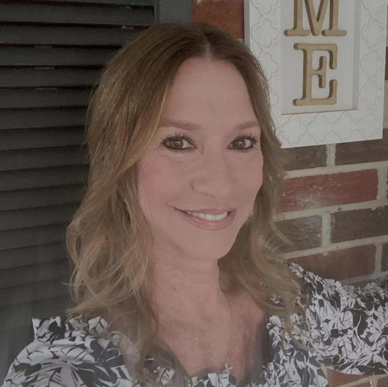 Fat nose white milf Jane sniffs nigger ass image 11