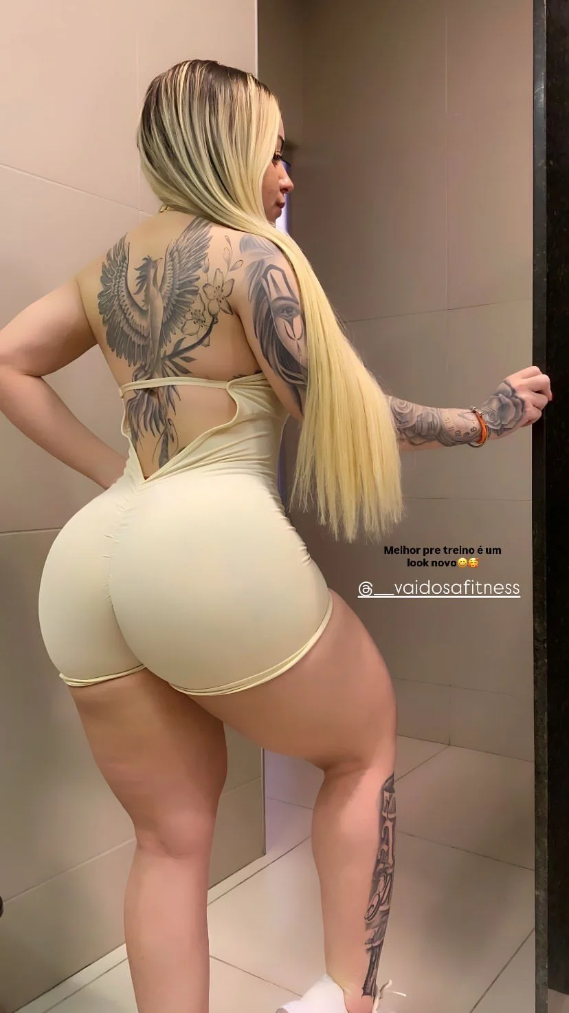 Loira gostosa demais toda tatuada image 7