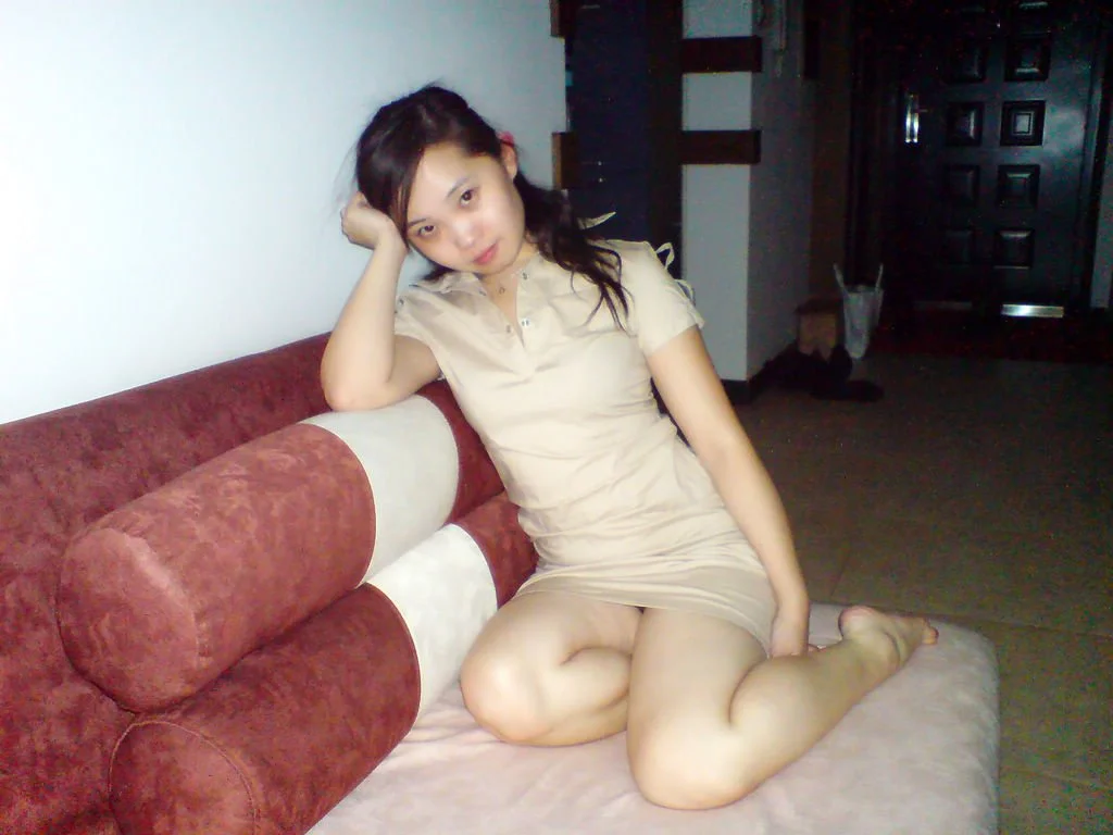 Chinese amateur girl 21 image 3