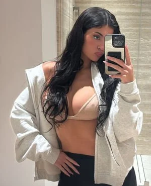 Kylie Jenner image 14