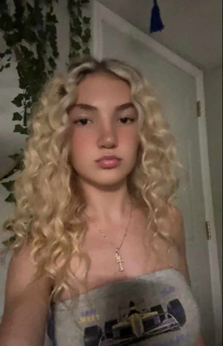 petite white girl image 13