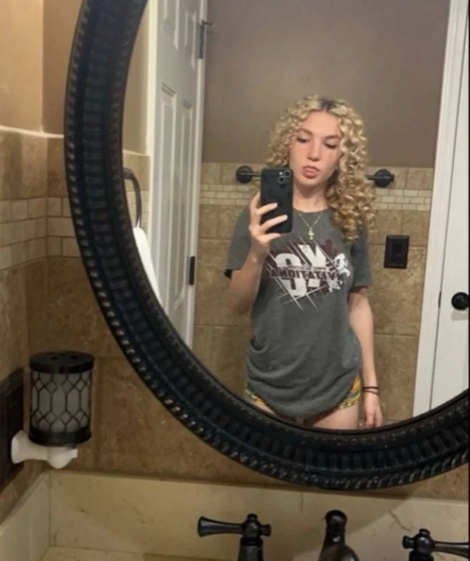 petite white girl image 15