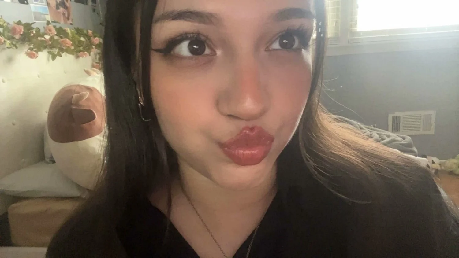 Delia got some nice tits image 10