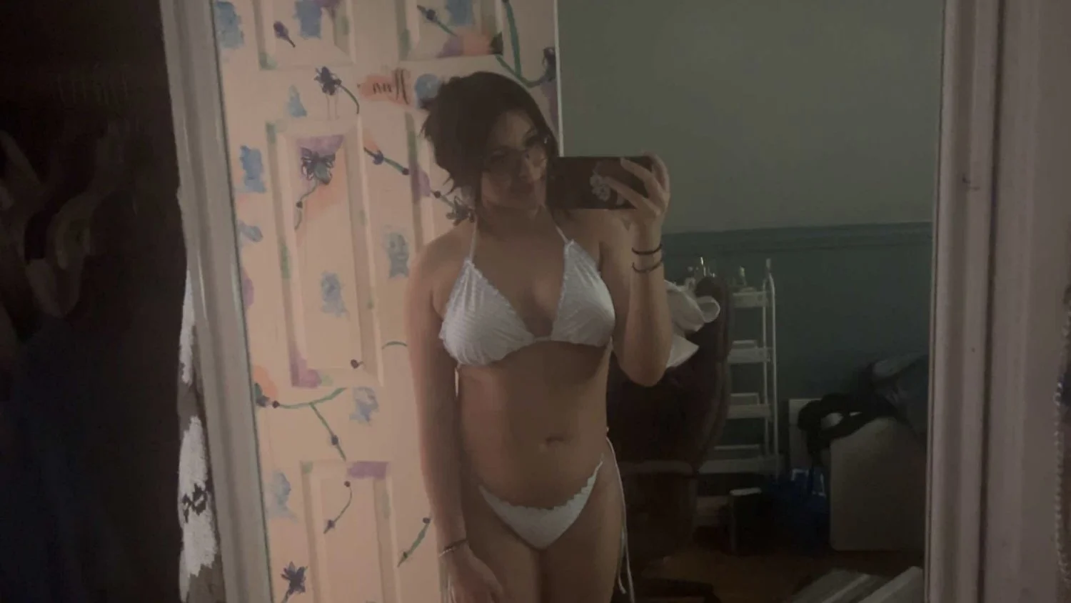 Delia got some nice tits image 9