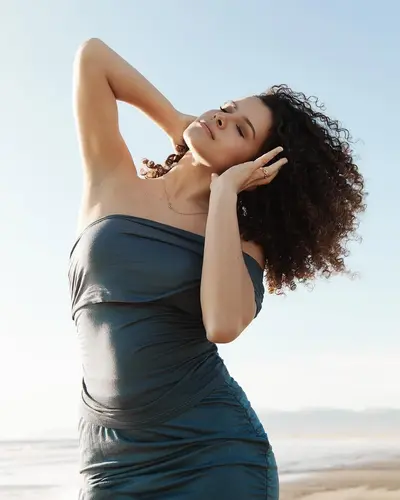 Gabriela merece muita punheta cover image