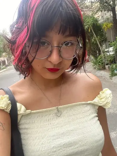Que flaquita tan sexy es mi amiga Gema Ruiz 🤭 cover image