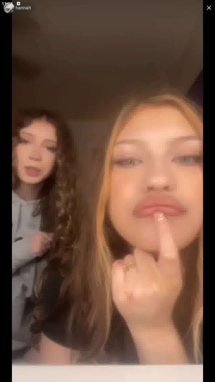 tiktok live me0wme0w and friend talk image 4