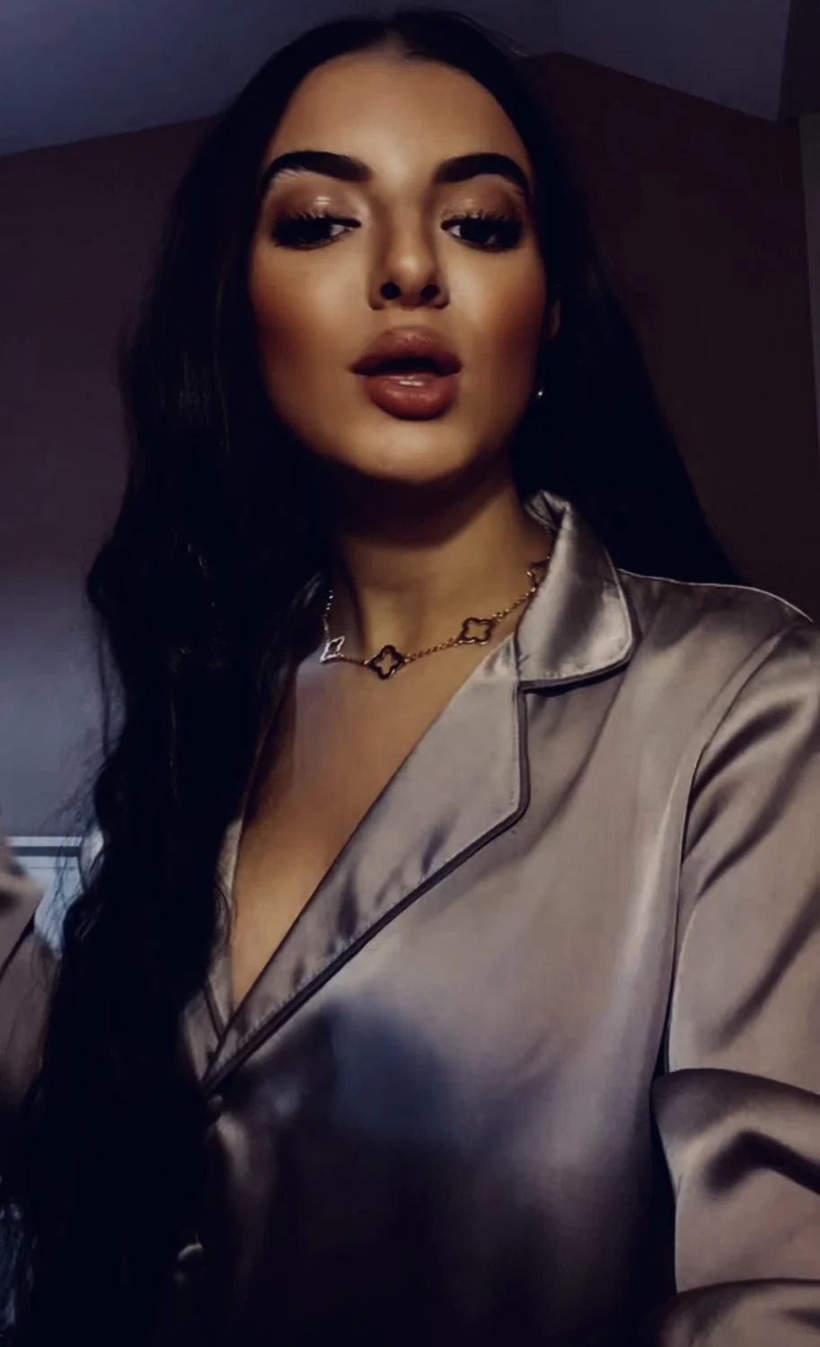 Sexy arab teen image 4
