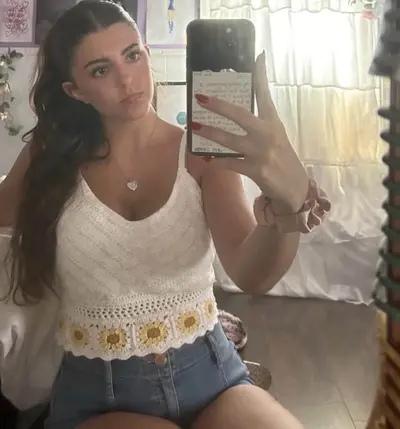 Lucia, 19, NY cover image