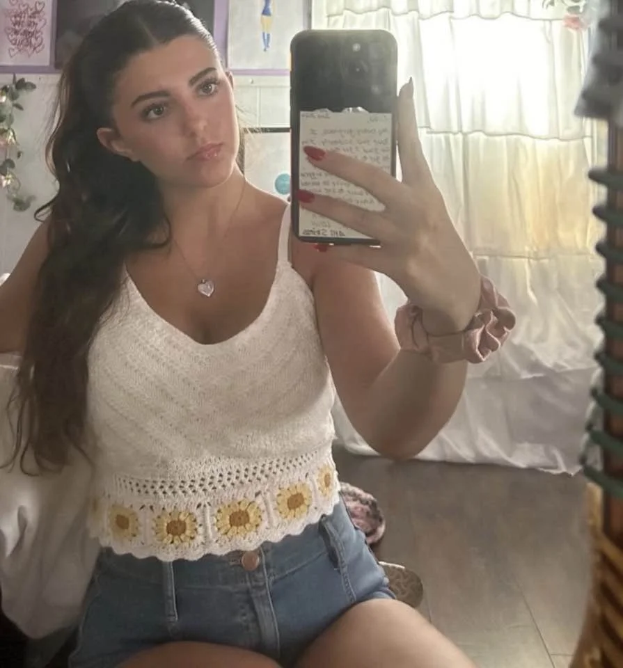 Lucia, 19, NY main image