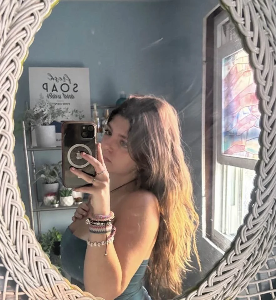 Lucia, 19, NY image 11
