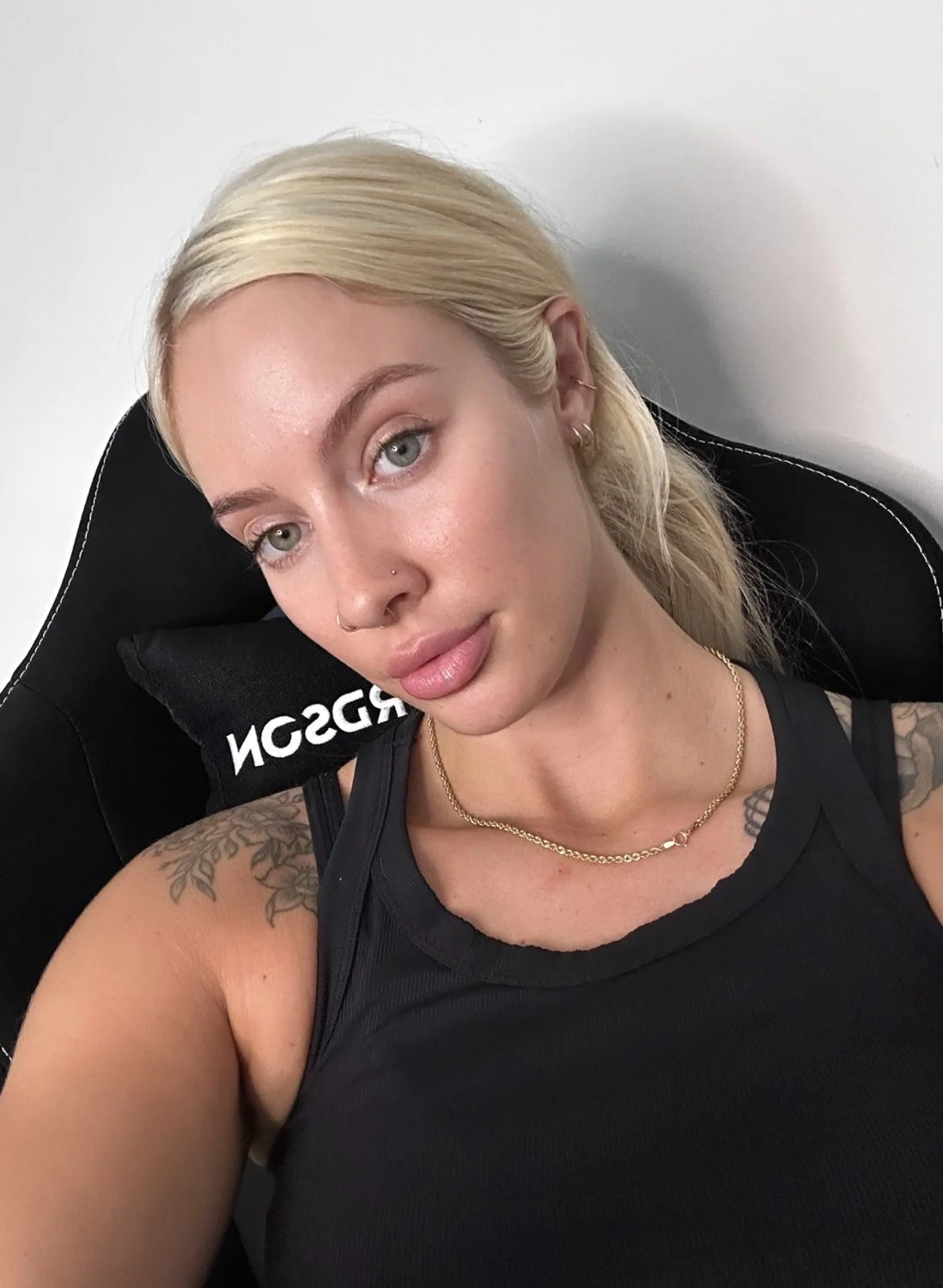 I will make your hard cock satisfied image 2