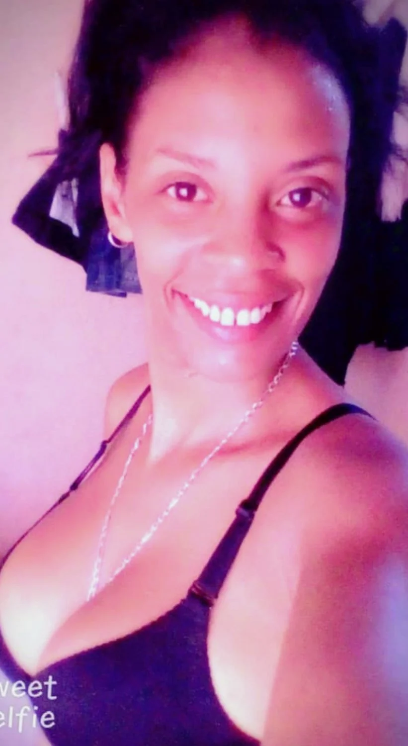 SOY KENIA LEYVAS GONZÁLEZ PROSTITUTA CUBANA COMENTEN SI LES GUSTAN MIS TETA SOLO PALABRAS SUCIAS 😍 image 4