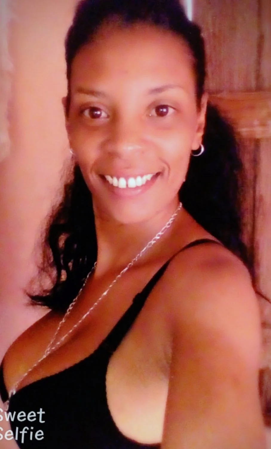 SOY KENIA LEYVAS GONZÁLEZ PROSTITUTA CUBANA COMENTEN SI LES GUSTAN MIS TETA SOLO PALABRAS SUCIAS 😍 image 6