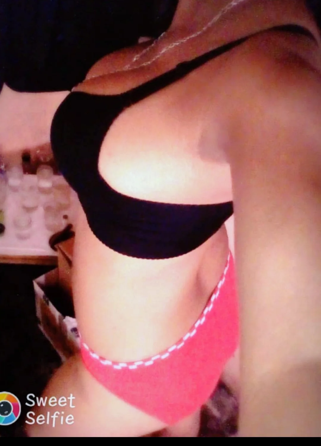 SOY KENIA LEYVAS GONZÁLEZ PROSTITUTA CUBANA COMENTEN SI LES GUSTAN MIS TETA SOLO PALABRAS SUCIAS 😍 image 8