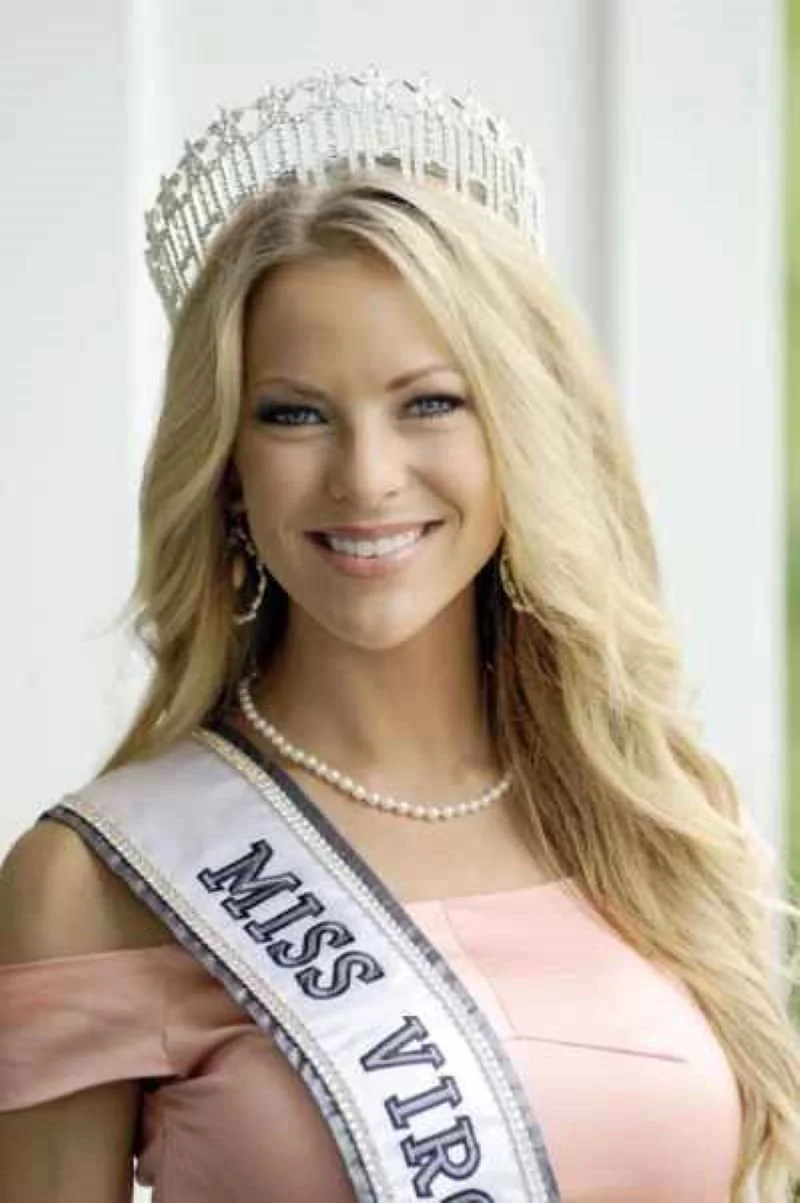 Former beauty queen image 4