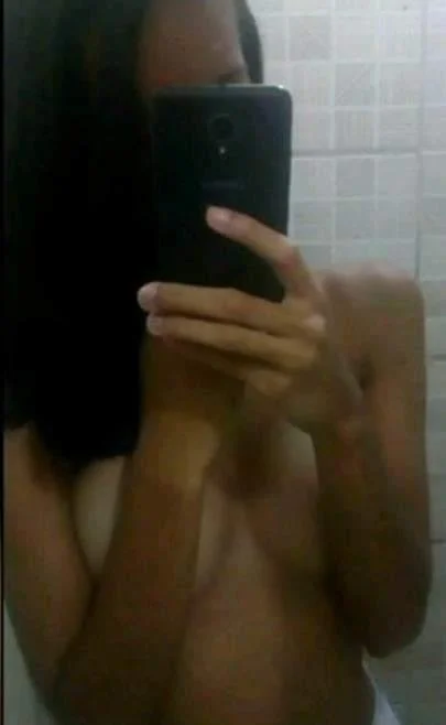 Morena magrinha levando Tora! image 2