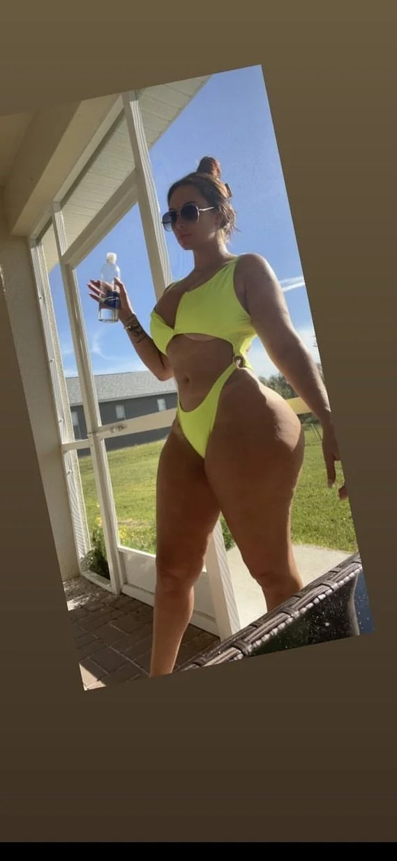 Florida stripper milf Nicole Mcnair image 2