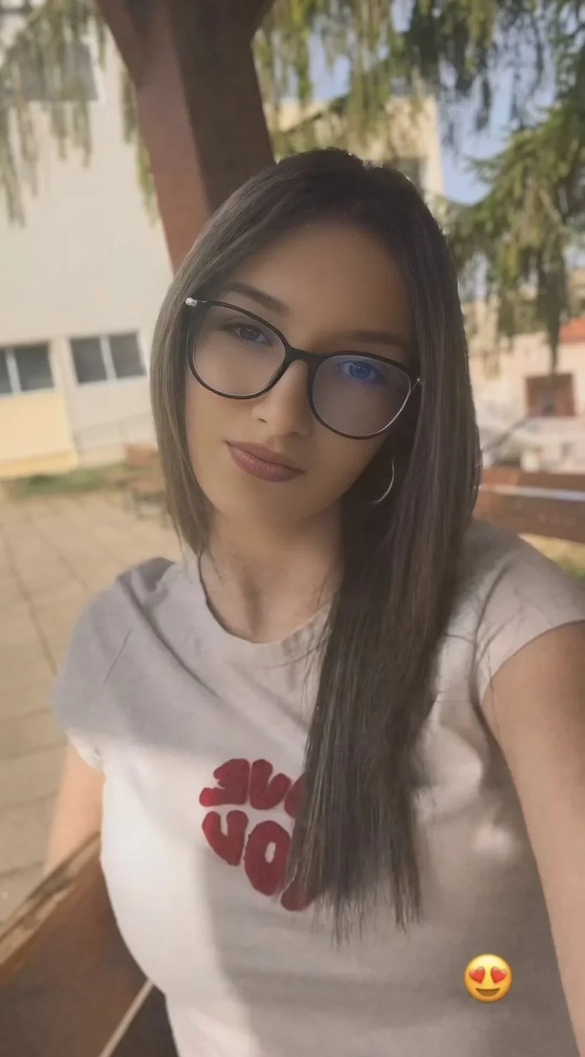Simona velikova image 5