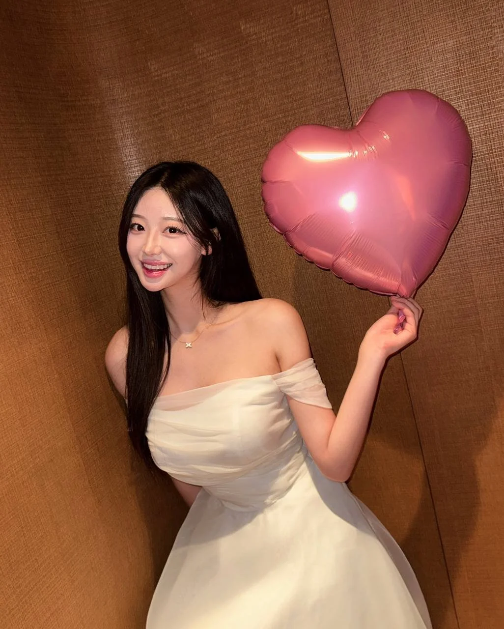 Korean Cheerleader Suhan image 3