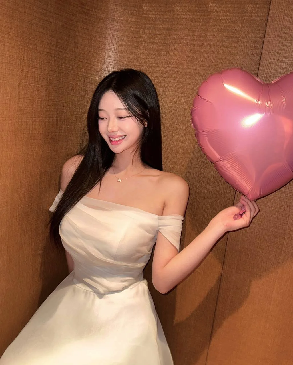 Korean Cheerleader Suhan image 4