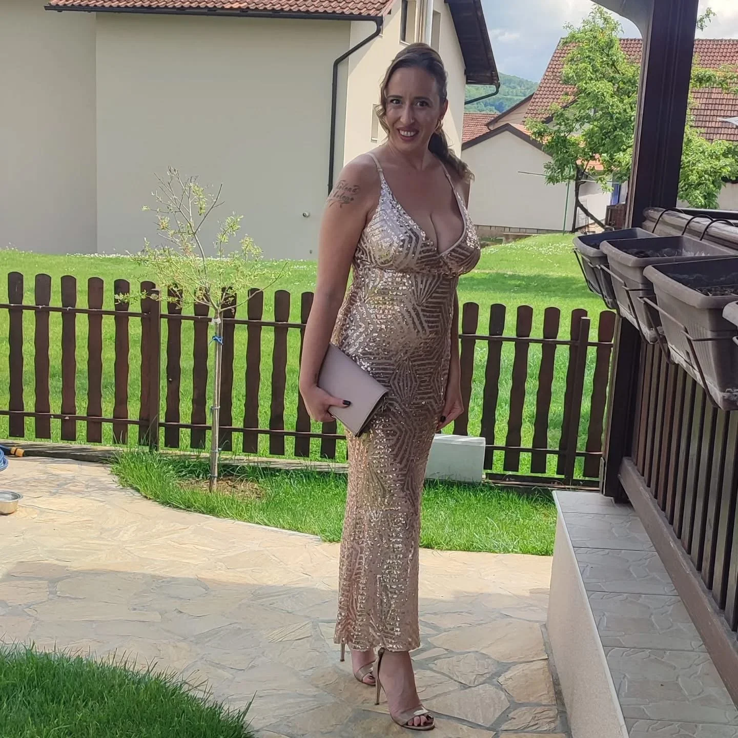 exposing sister, mom of 2 image 3