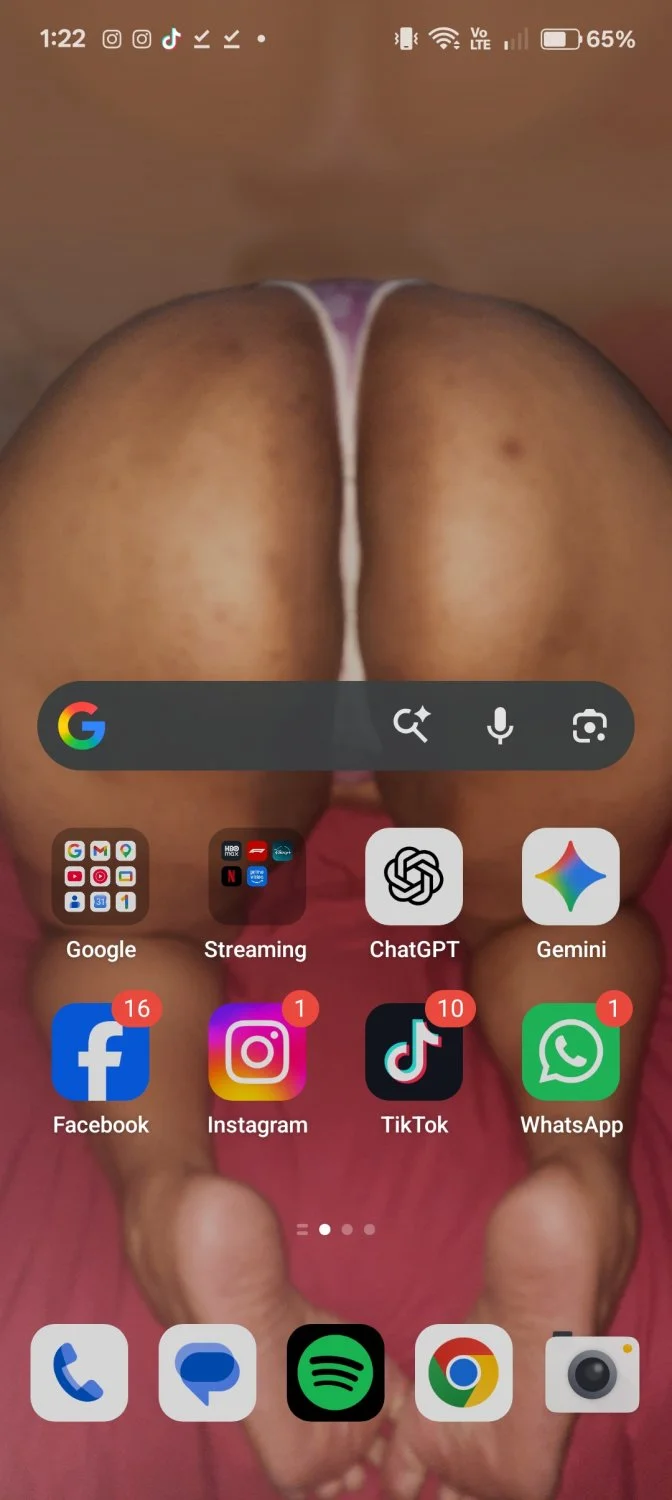 #2- Muchos hombres usan a mi novia como fondo de pantalla image 20