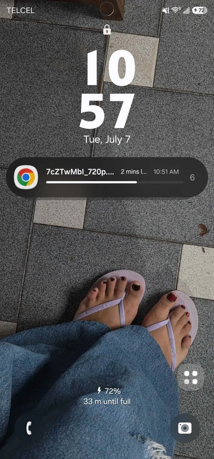 #2- Muchos hombres usan a mi novia como fondo de pantalla image 3