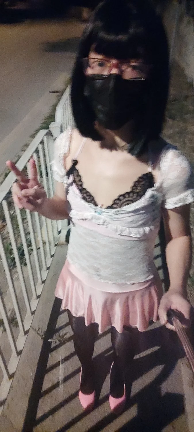 SissyCiCi night walk exposed(2) image 4