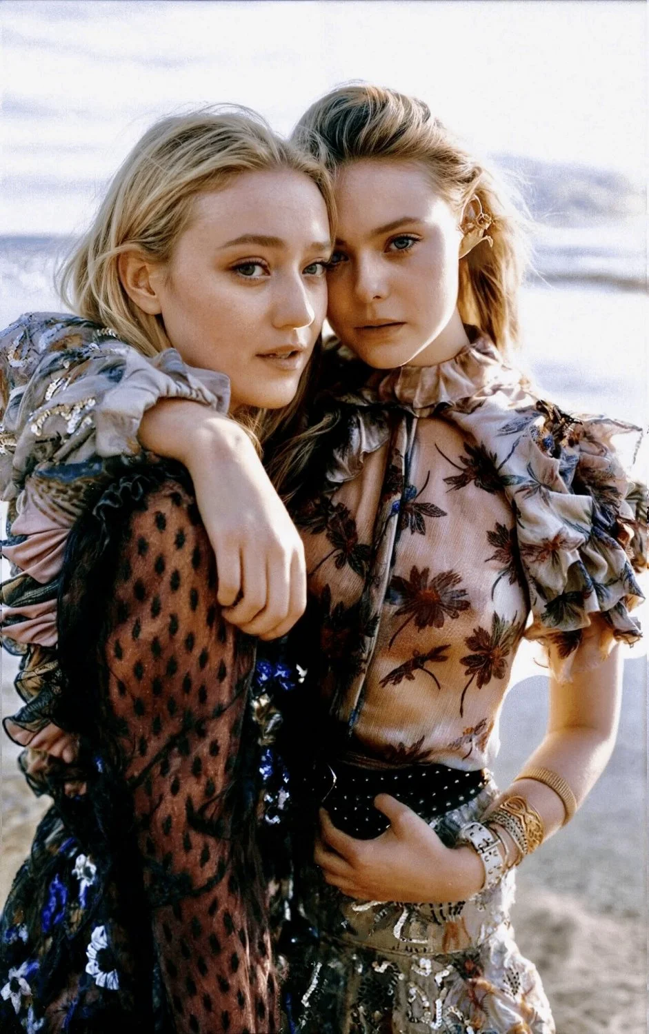 Dakota and Elle Fanning, gorgeous actress sisters image 3