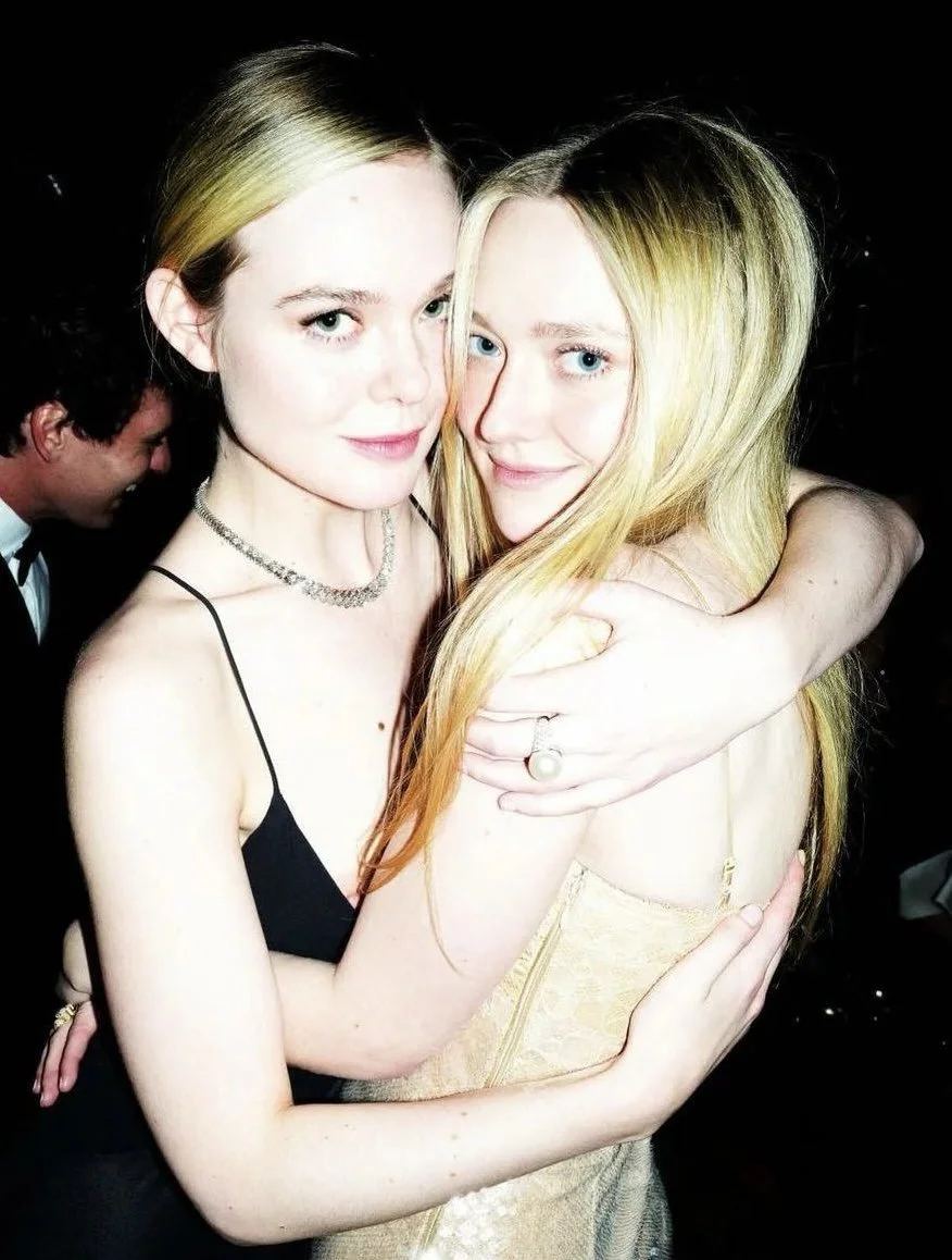 Dakota and Elle Fanning, gorgeous actress sisters image 5