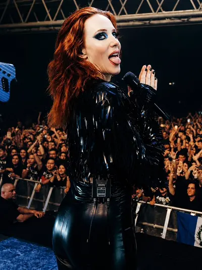 Simone Simons 👩🏻‍🦰👑🔥 cover image