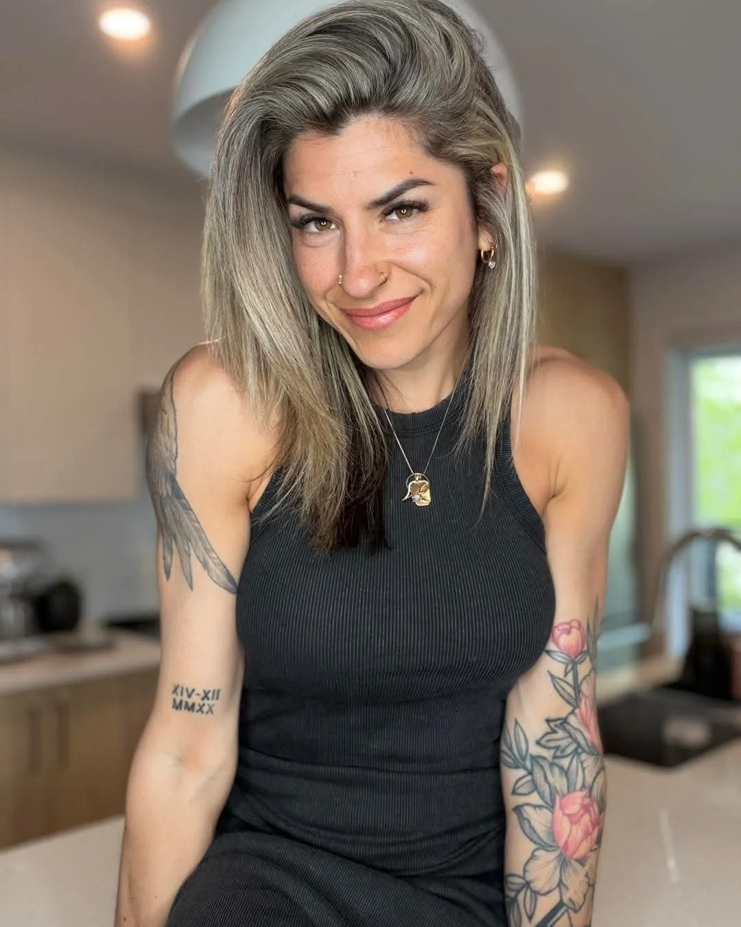 Vanessa.. Une charrue qui veut juste que tu lui beurre la face image 5