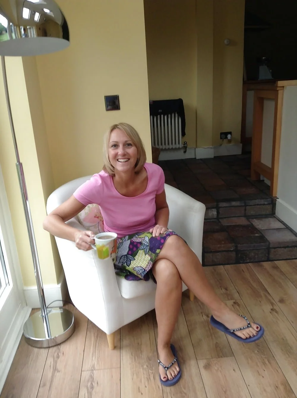 Hot blonde UK MILF main image