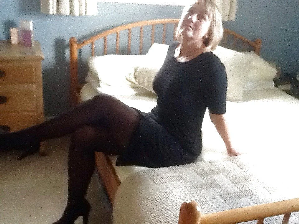 Hot blonde UK MILF image 26