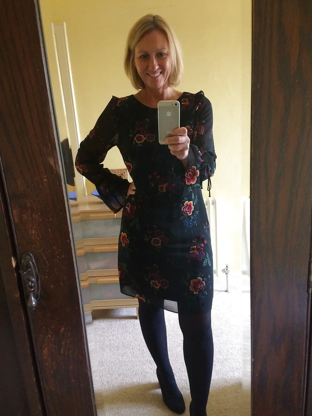 Hot blonde UK MILF image 4