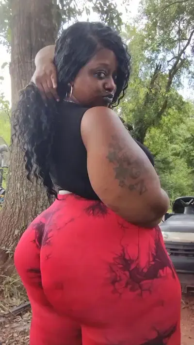 Th1ck Matur3 eb0nY bBw bootY !! cover image