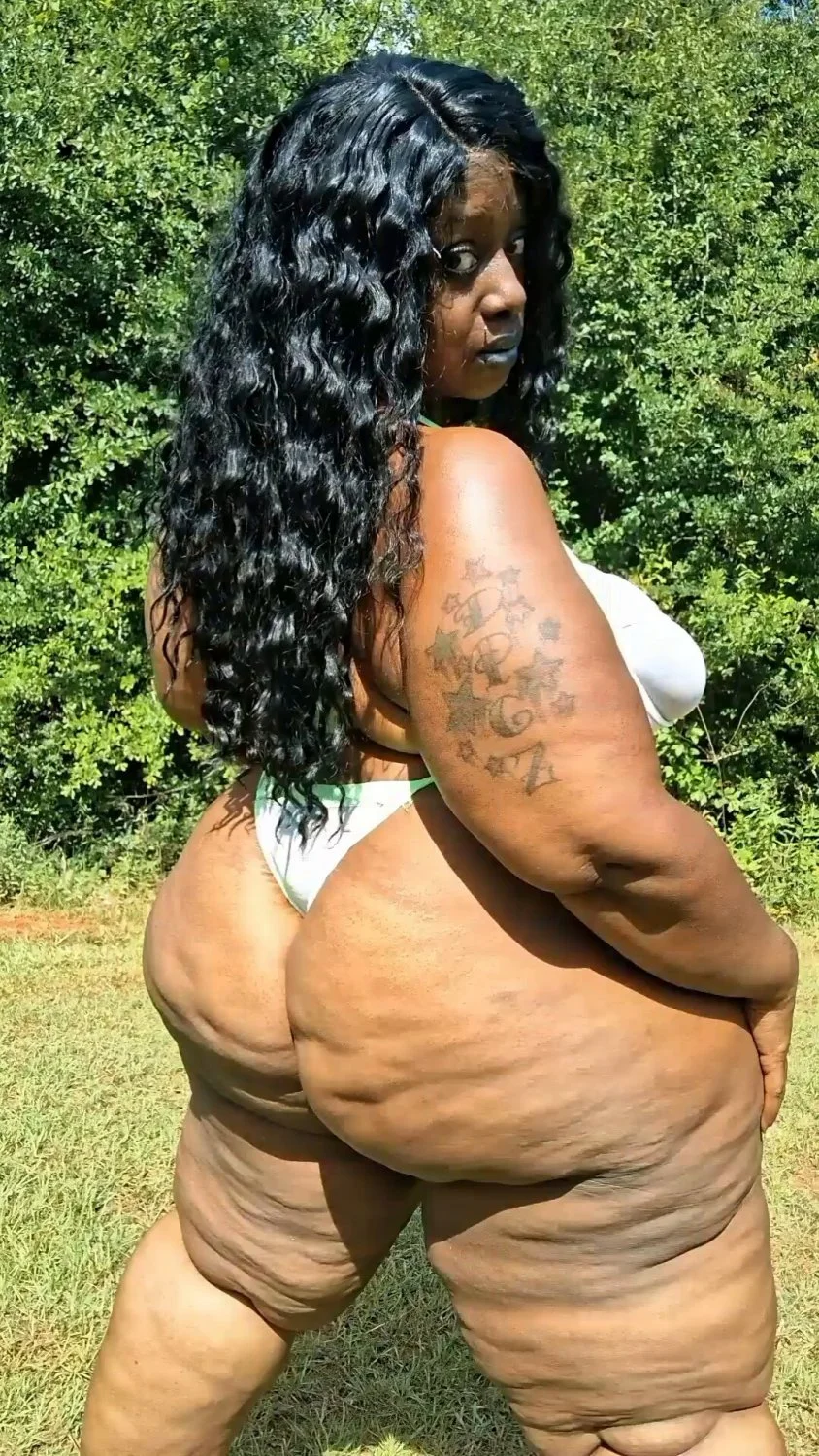 Th1ck Matur3 eb0nY bBw bootY !! image 26