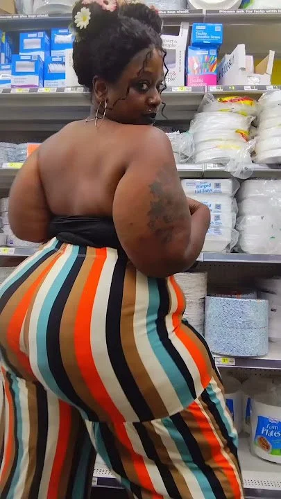 Th1ck Matur3 eb0nY bBw bootY !! image 4