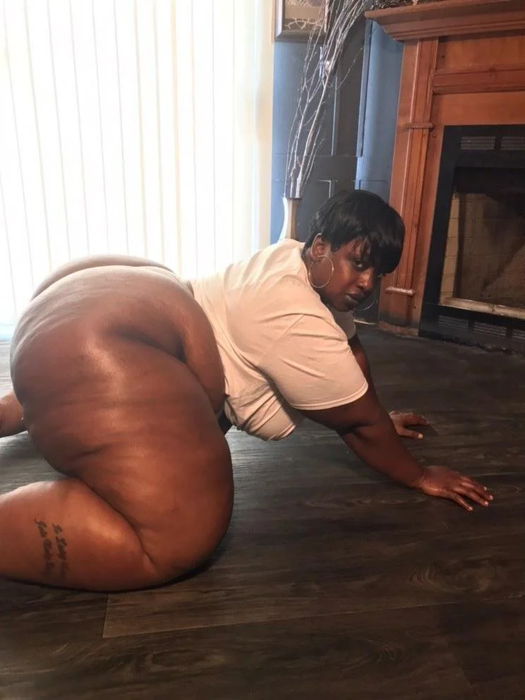 Th1ck Matur3 eb0nY bBw bootY !! image 44