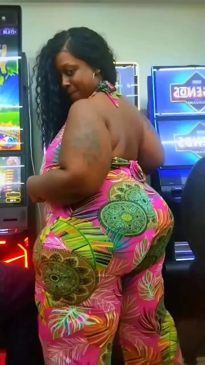 Th1ck Matur3 eb0nY bBw bootY !! image 7