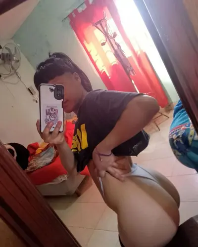 turra flaquita nalgona cover image