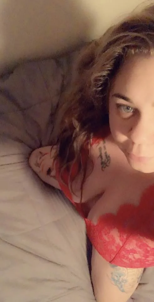Exposed white girl slut,Hit me up on kik Danbzzz to be exposed or need a dom image 10